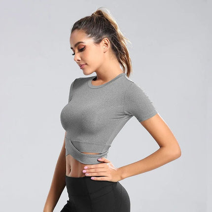 Crop Top z wycięciami (krótki rękaw)